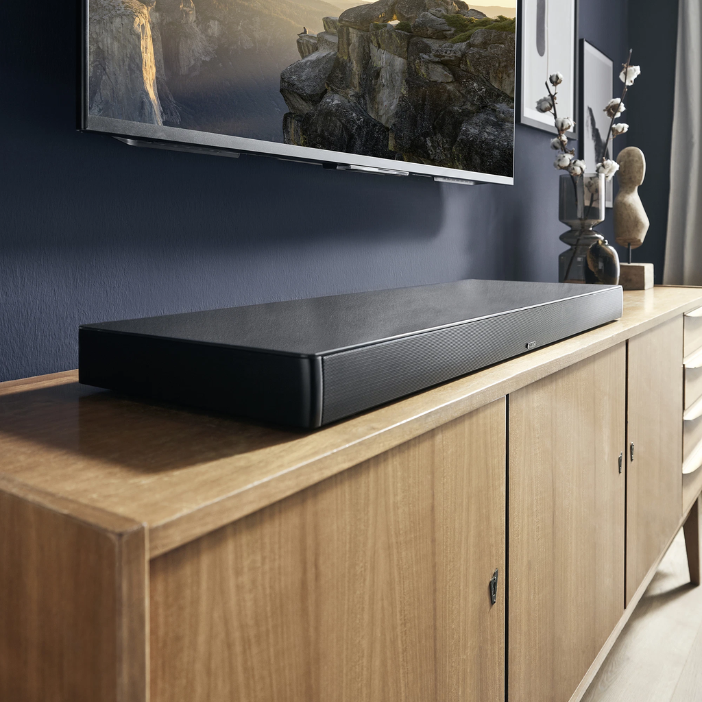 9096_smart_sounddeck_100_schwarz_tv_on-kopie.jpg.webp