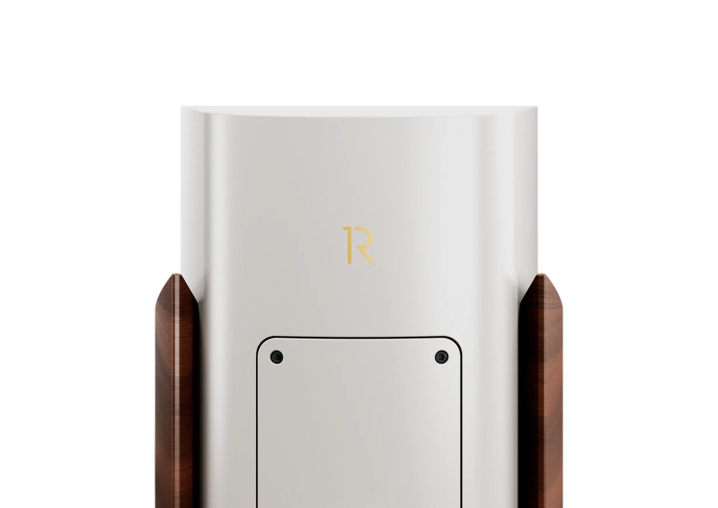 Reference_Alpha2_WarmGrey_Detail-HintenLogo_2024_1920x1920.png.webp